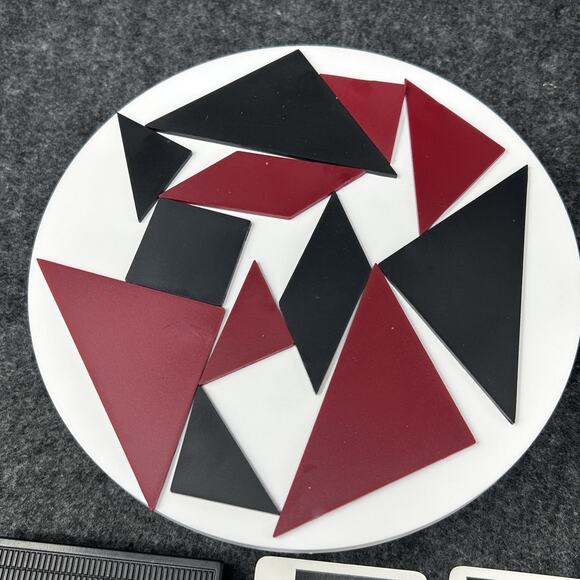 Tangoes Classic Puzzle Game Magnetic Travel Set Brain Teaser Shapes Strategy - Picture 5 of 9